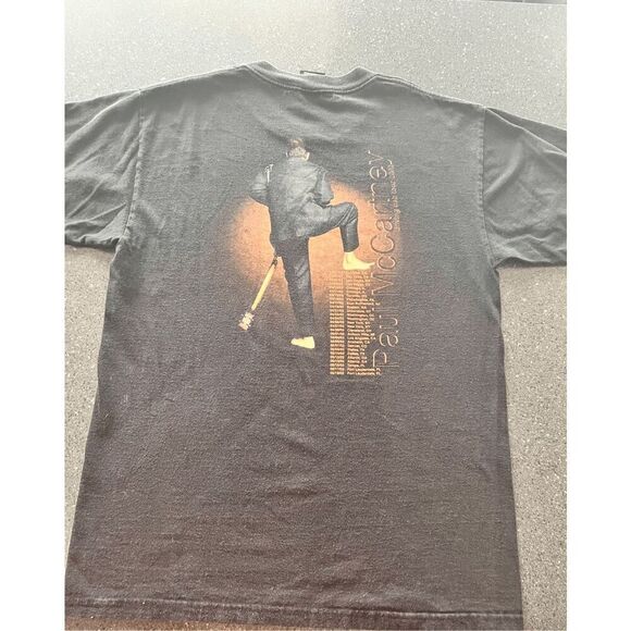 Vintage Paul McCartney Beatles 2002 Concert Tour T-shirt size L Made in USA - Picture 9 of 10